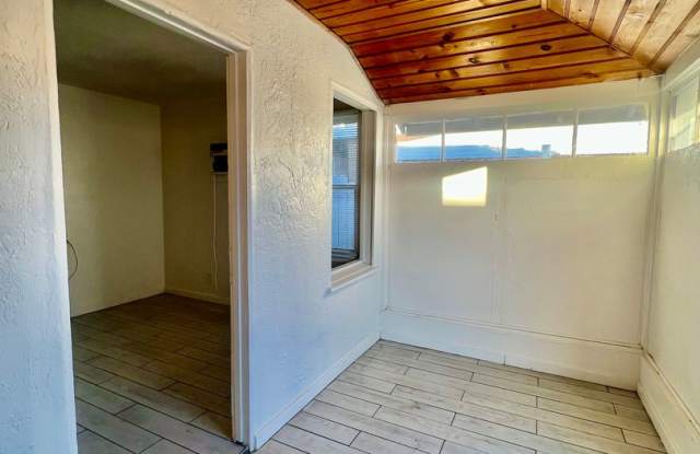 AVAILABLE NOW !! 1 Bedroom 1 Bathroom Apartment in Desert Hot Springs !! Gallery 4