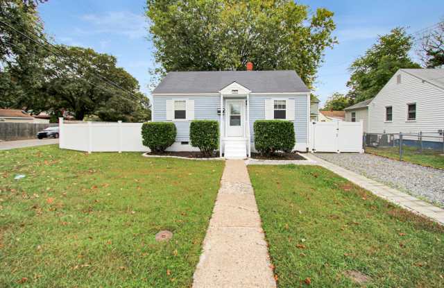 Well-Maintained Home with Spacious Yard and Screened Porch photos photos