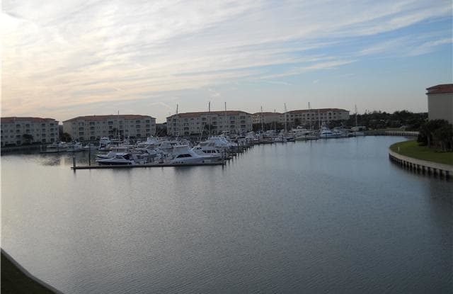 18 W Harbour Isle 301 Drive W - 18 Harbour Isle Dr W, Fort Pierce, FL 34949