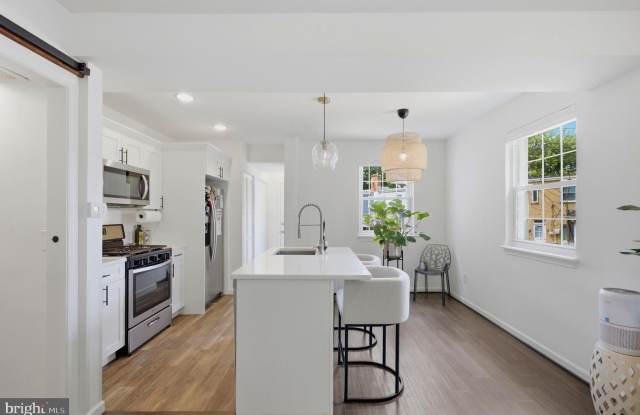 248 KENILWORTH Avenue NE Gallery 4