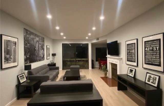 4430 Noble Avenue Gallery 2