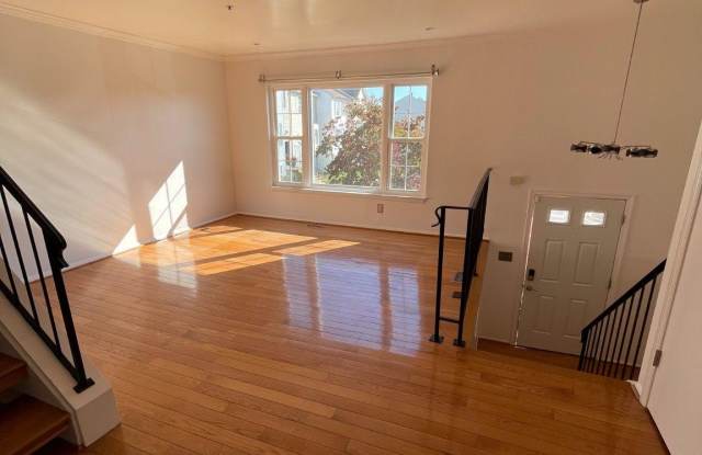 5235 HIL MAR Drive Gallery 2