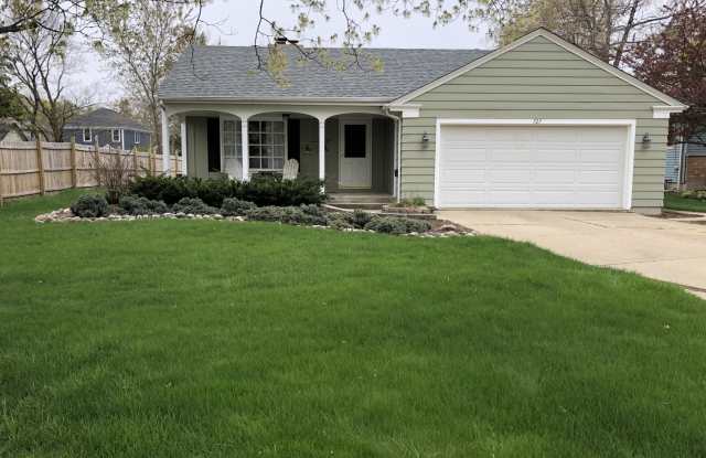 727 Prairie Street - 727 Prairie Street, St. Charles, IL 60174