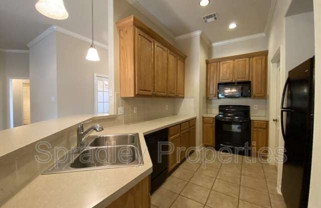 2014 Carriage House Dr Gallery 4