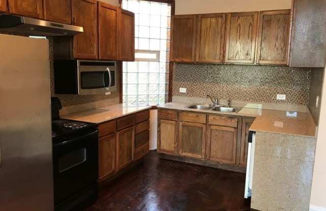 1940 W. Irving Park Rd., #2 Gallery 3
