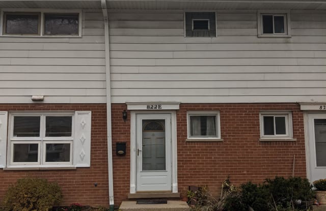 822 Skokie Boulevard - EE Gallery 1