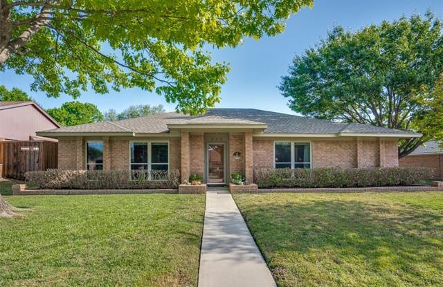 805 Shannon Drive - 805 Shannon Drive, Plano, TX 75025