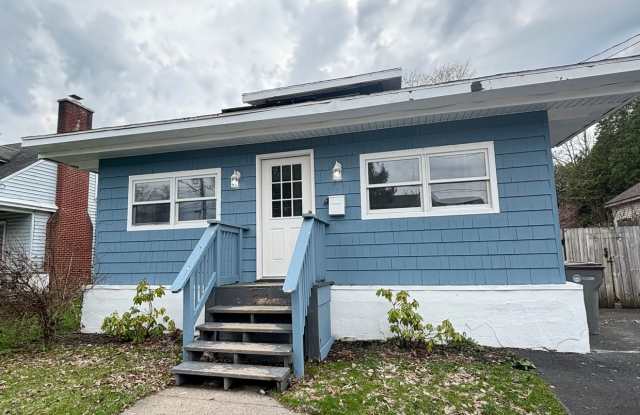 For Rent – Spacious 4-Bedroom Home with Modern Upgrades! photos photos