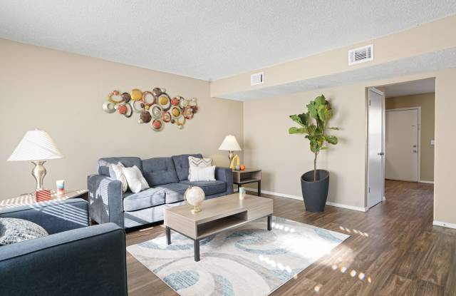 Diamond Crest Townhomes Gallery 3