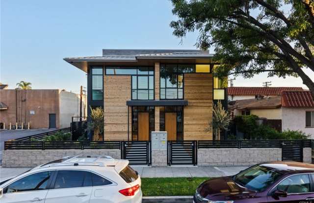 922 West Clark Avenue - 922 West Clark Avenue, Burbank, CA 91506