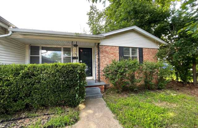 3 bedrooms, 1.5 bath, close to Brookside restaurants, shopping and entertainment. photos photos