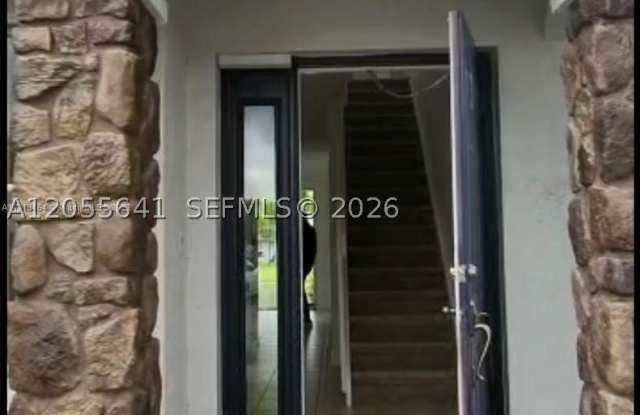 8264 SW 27th St (AVAILABLE) Gallery 2
