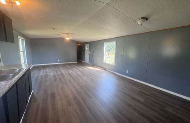 Affordable 3/2 Home with Water, Trash, and Lawn Care Included! Gallery 4