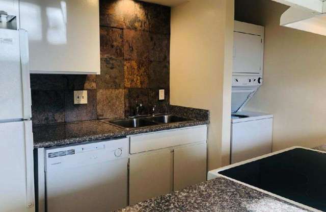 **MOVE IN SPECIAL** 1/2 OFF 1ST FULL MONTH'S RENT**Mission East Apts 2 br/1 bath ground floor + WD in unit photos photos
