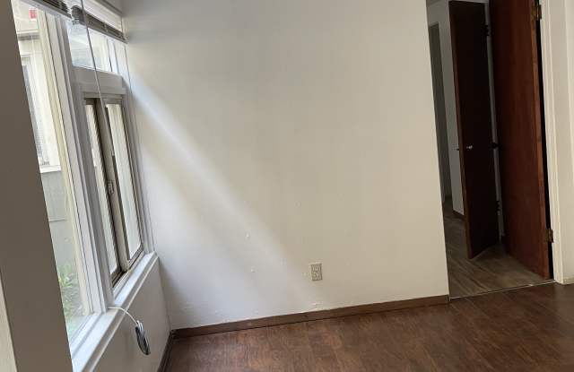 650 Ne 42nd St photos photos