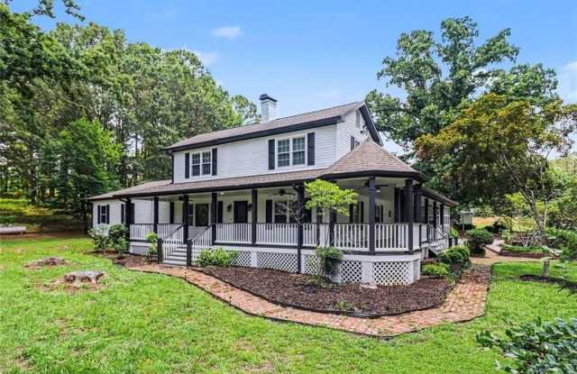 813 Sandy Creek Road Gallery 1