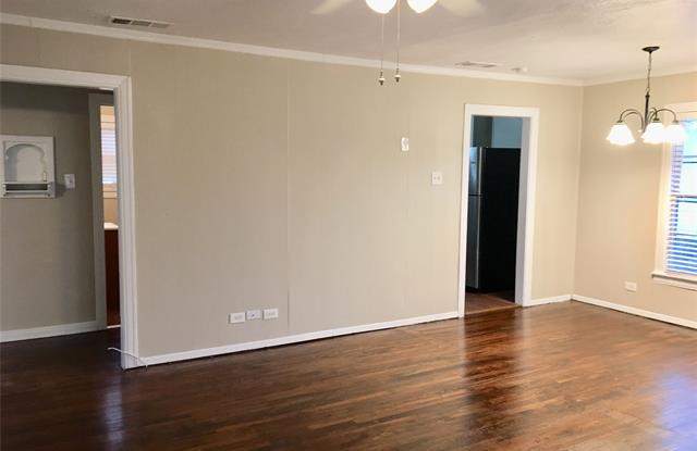 425 S Locust Street Gallery 2
