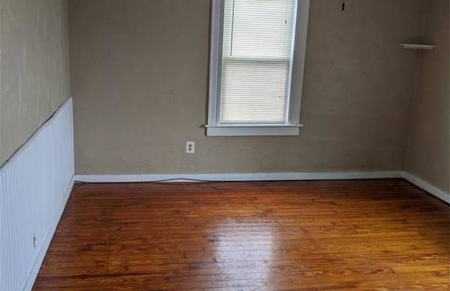 20 Middleton Avenue - 20 Middleton Avenue, Newport, RI 02840