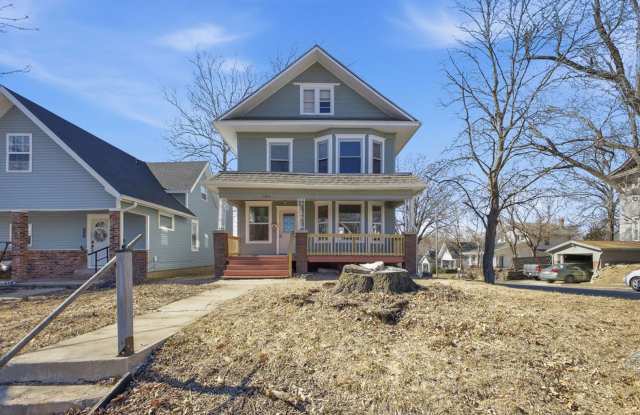 Spacious 4-Bedroom, 1.5-Bath Home with Plenty of Living Space! - 1922 South 24th Street, St. Joseph, MO 64507