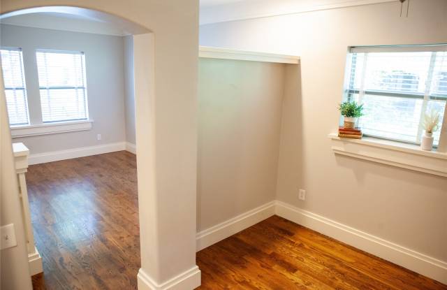 5837 Velasco Avenue Gallery 4