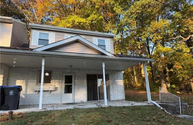 1781 Ritter Street Gallery 1