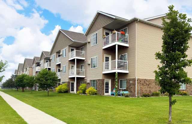 Maple Creek Apartments Gallery 1