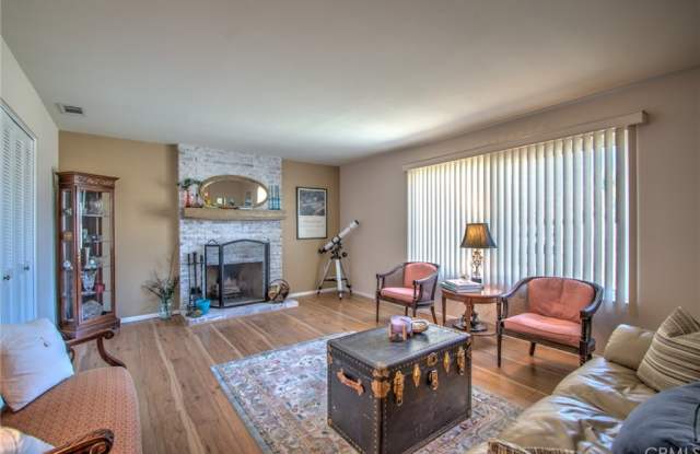 27630 Medford Way Gallery 4
