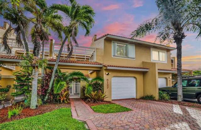 5127 NW 102nd Ct photos photos