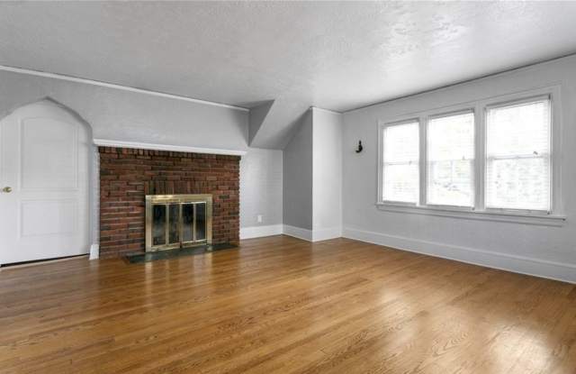 338 Columbus Avenue Gallery 3