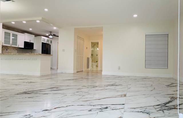18800 W Lake Dr photos photos