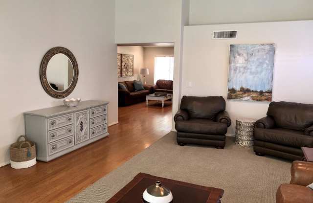 2142 E MARQUETTE Drive Gallery 4