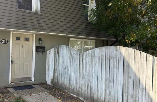 211 La Fontenay Ct unit: 211 - 211 La Fontenay Court, Douglass Hills, KY 40223