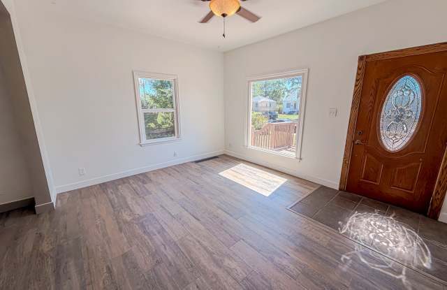 1400 East 18th Street - A Gallery 3