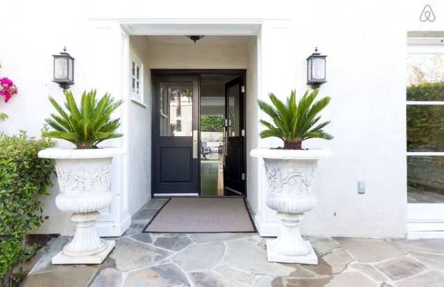 9219 Robin Drive Gallery 3