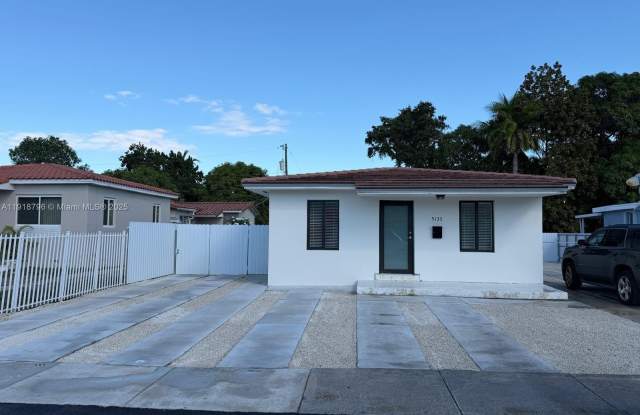 5131 NW 4th St photos photos