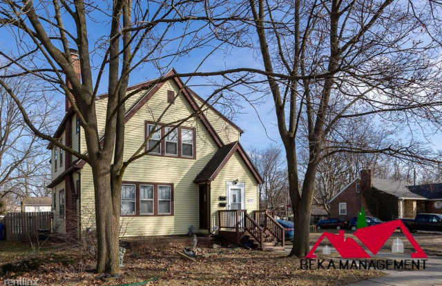 147 Draper Ave Apt 2 - 147 Draper Avenue, Waterford, MI 48328