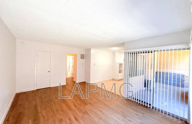 853 W Beach Avenue photos photos