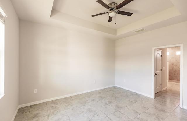 Bright 3-Bedroom Home with Open Living, Modern Kitchen & 2-Car Garage Gallery 3