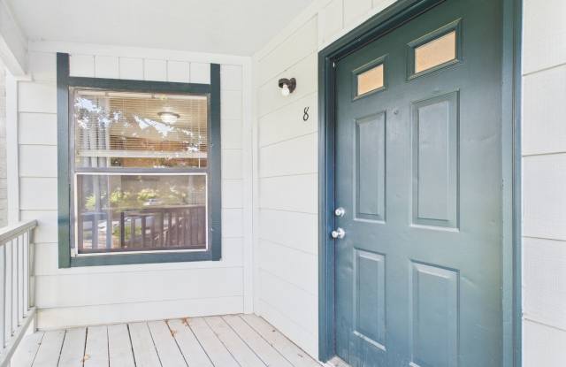 297 Billie Dr. Building 2 Fredericksburg, TX 78624 Gallery 1