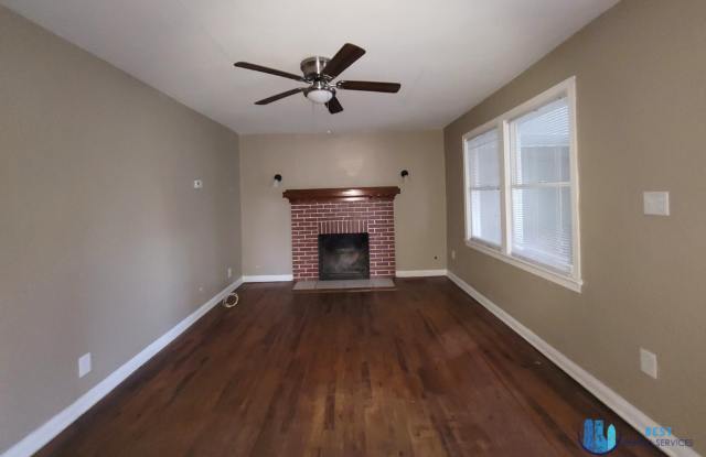 Cute 2 bedroom, 1 Bath Bungalow with the original wood flooring throughout. Gallery 4