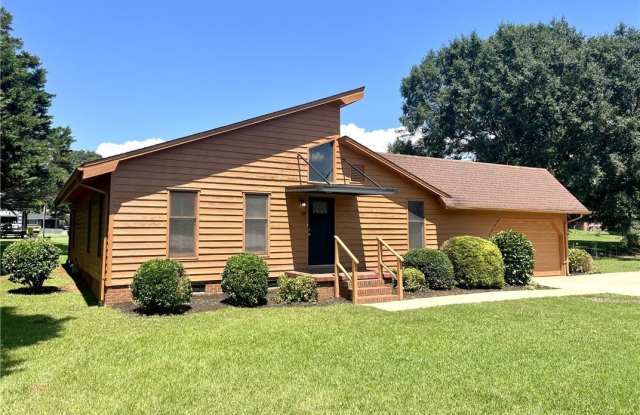 136 Bruce Boulevard - 136 Bruce Boulevard, Oconee County, SC 29672