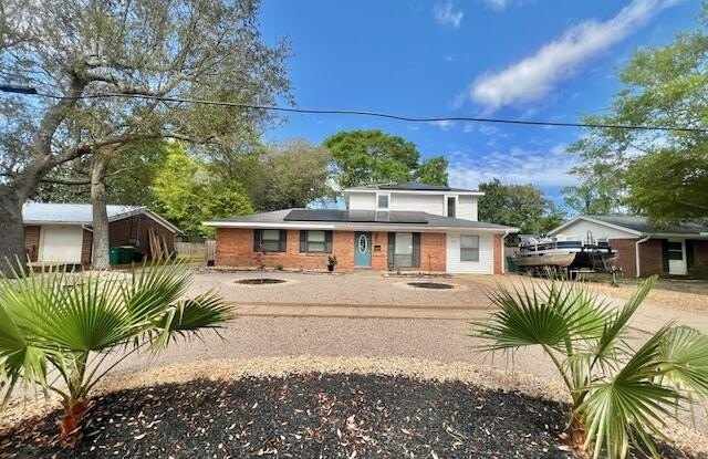 409 Paradise Road - 409 Paradise Road, Niceville, FL 32578