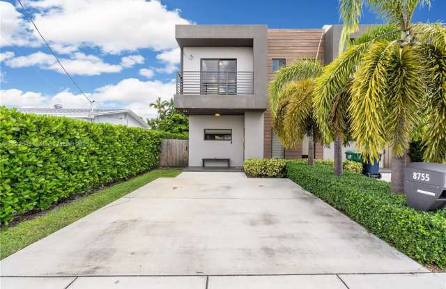 8755 SW 34th St photos photos