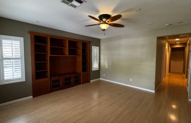 Upscale Executive Living Gallery 4