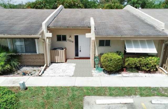 2309 N 37th Ave photos photos