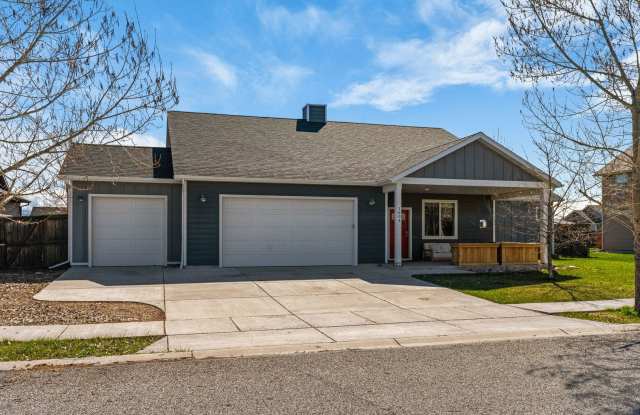Gorgeous 4 Bedroom Home in Ryen Glenn photos photos