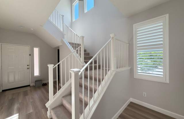 Beautiful 3BR Home in Gated Eastlake Greens Community! Gallery 4