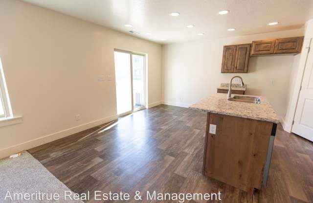 595 S 340 W Gallery 4