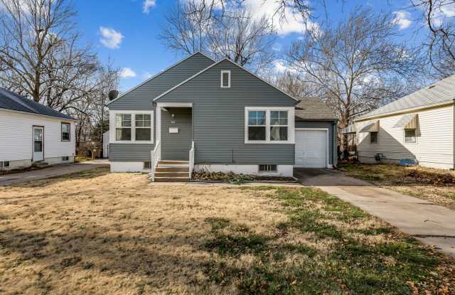 2 Bed 2 Bath with Basement! - 821 North Battin Street, Wichita, KS 67208