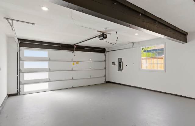 16432 Northeast 18th Street Gallery 2